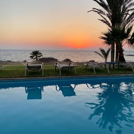 Kymmates Beach Front Villas Paphos Extérieur photo
