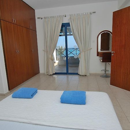 Kymmates Beach Front Villas Paphos Extérieur photo