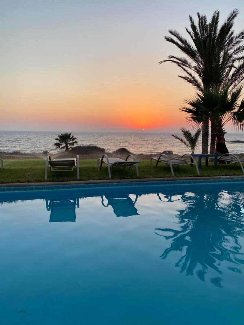 Kymmates Beach Front Villas Paphos Extérieur photo