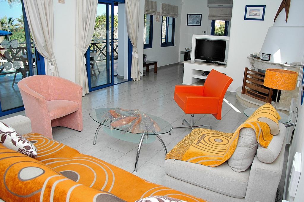 Kymmates Beach Front Villas Paphos Extérieur photo
