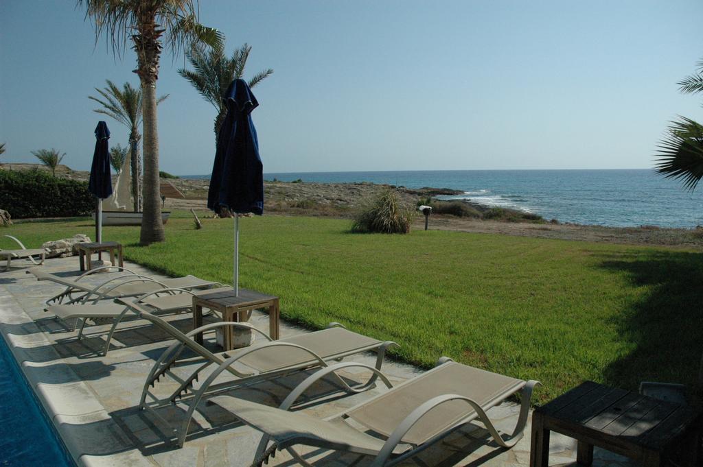 Kymmates Beach Front Villas Paphos Extérieur photo