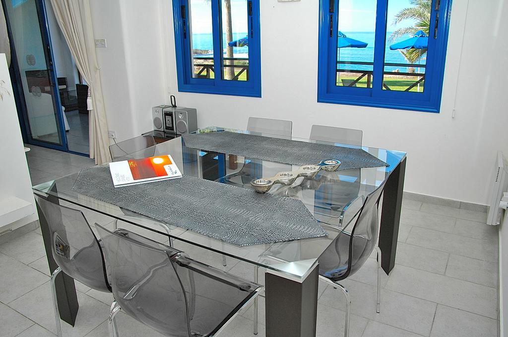 Kymmates Beach Front Villas Paphos Extérieur photo