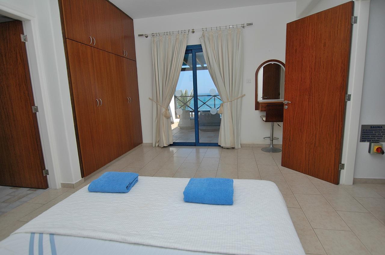 Kymmates Beach Front Villas Paphos Extérieur photo