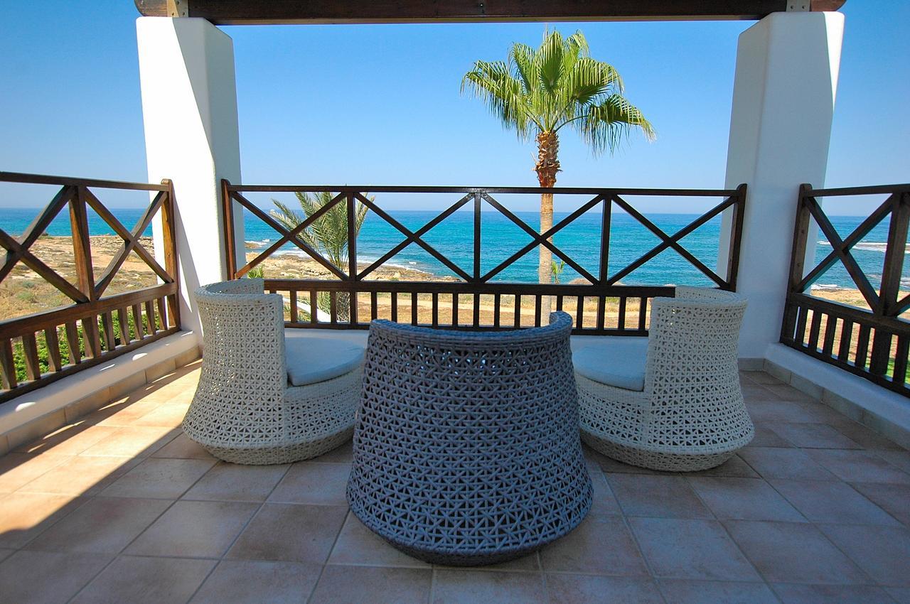 Kymmates Beach Front Villas Paphos Extérieur photo