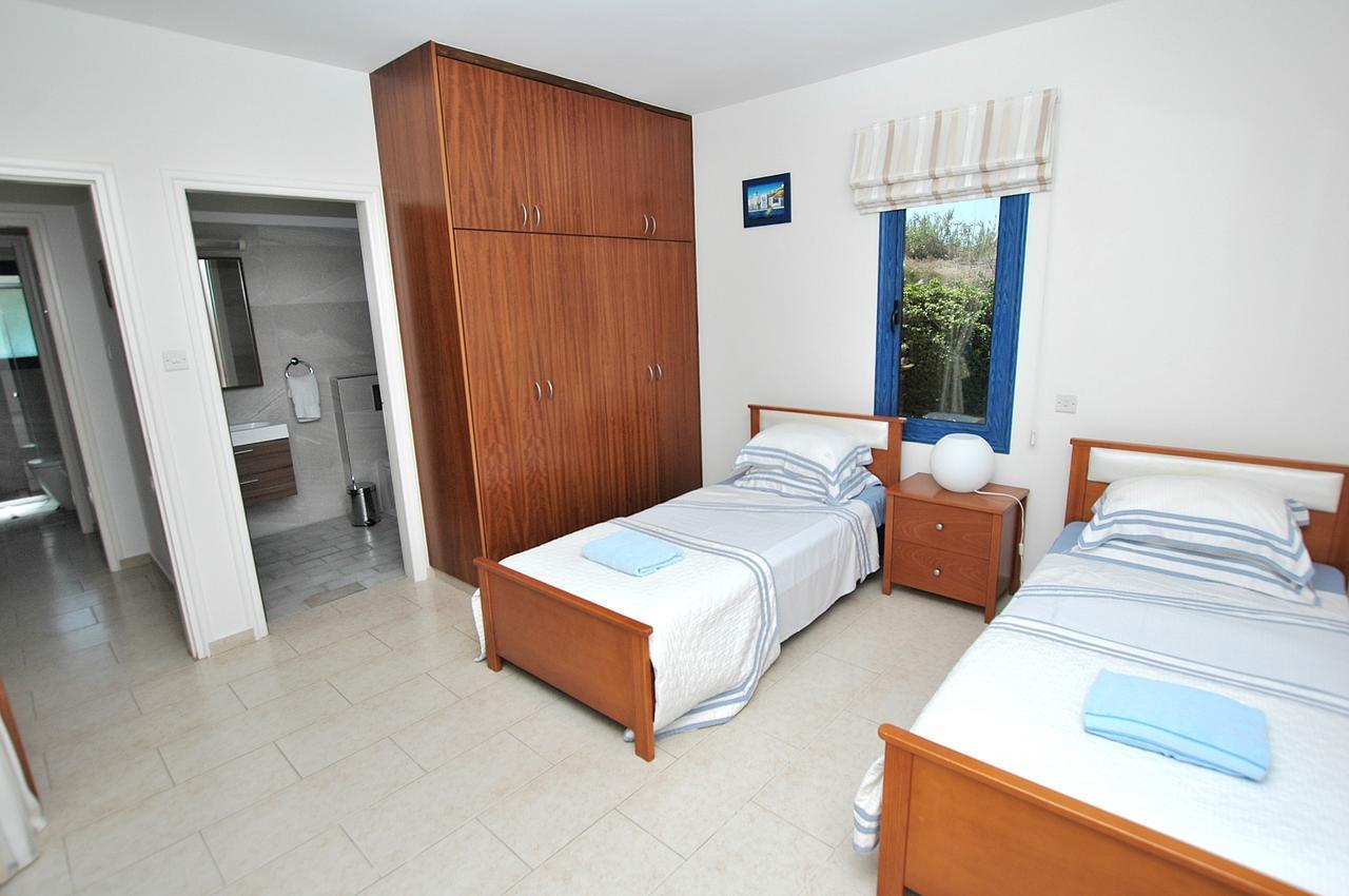 Kymmates Beach Front Villas Paphos Extérieur photo
