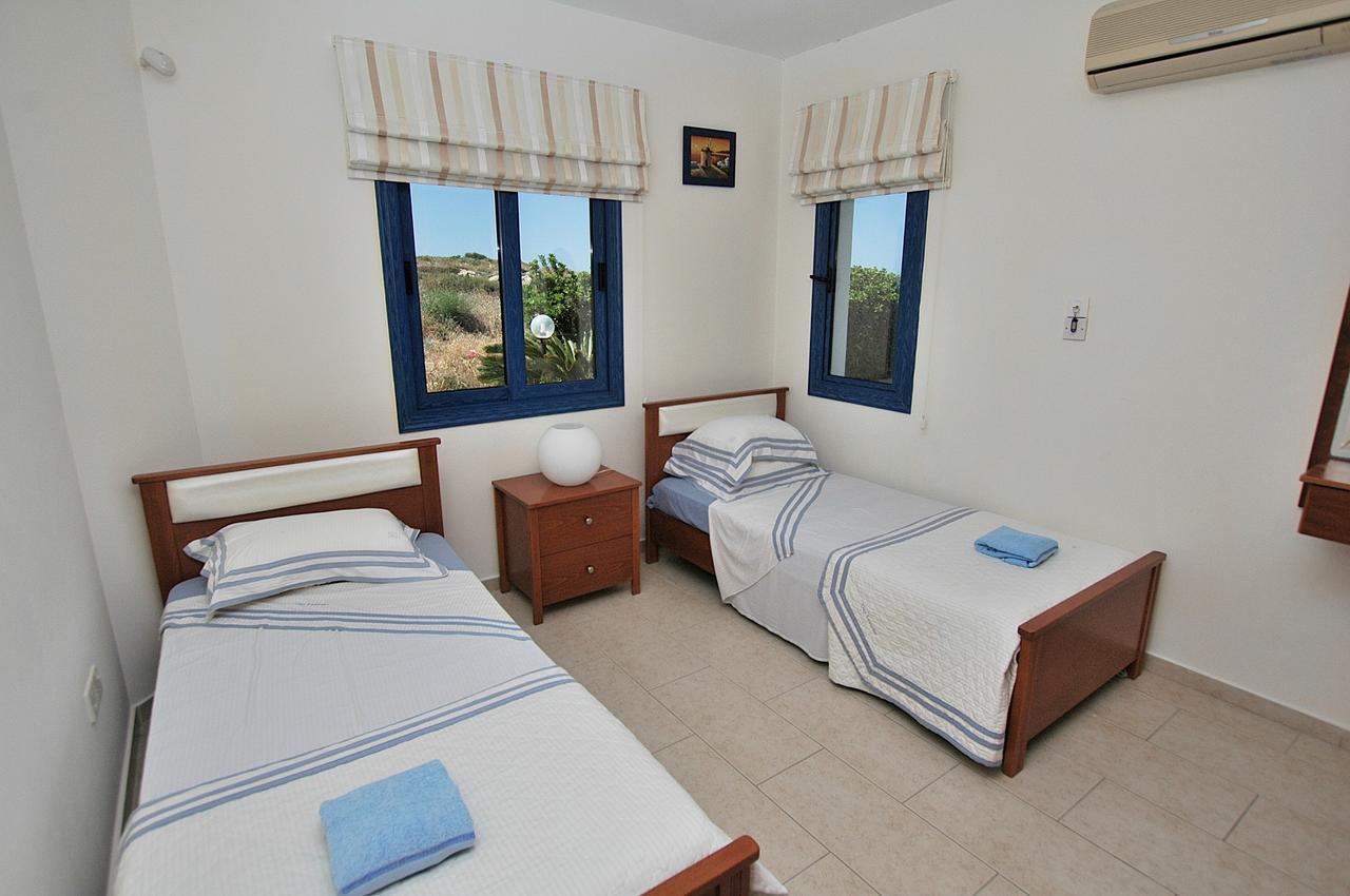 Kymmates Beach Front Villas Paphos Extérieur photo