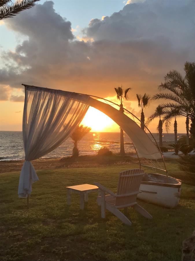Kymmates Beach Front Villas Paphos Extérieur photo